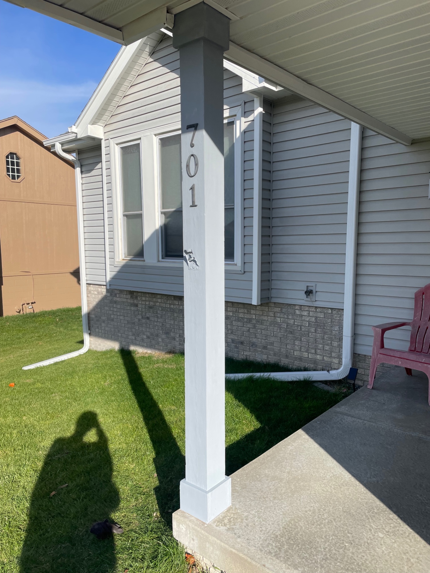 Porch pad & post — After